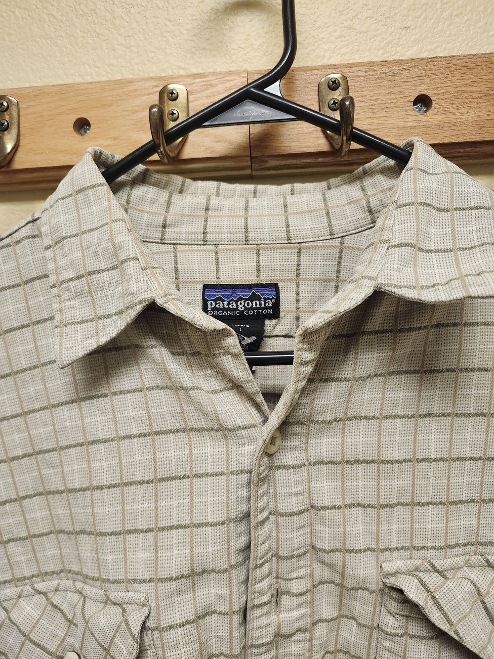 Patagonia Men's Tan Plaid Lightweight Shirt Jacket - Picture 5 of 5